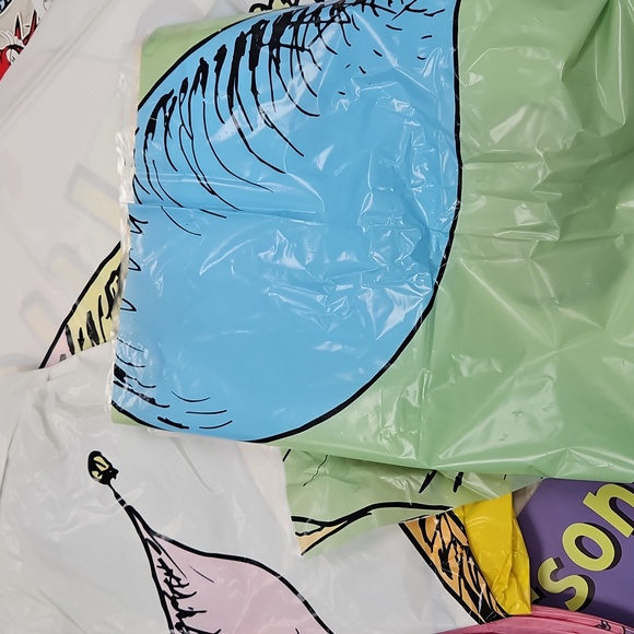 Dr. Seuss Classroom Decor Set - Picture 4 of 6